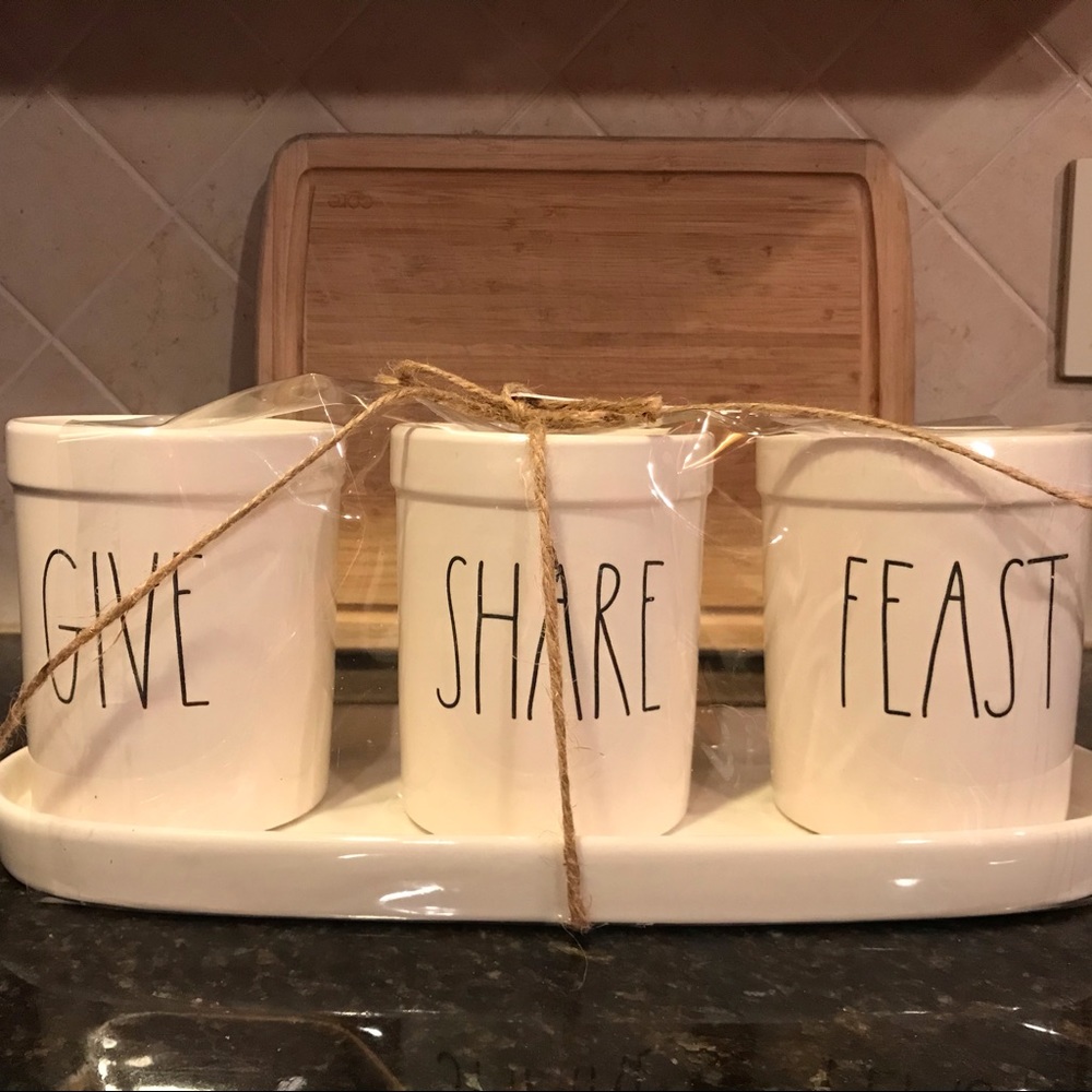 Rae Dunn pots